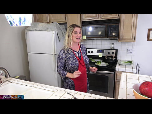 ❤️ Stepmom milking him in the kitchen before his date. ❤️❌ Fucking at en-gb.pornohdmega.ru